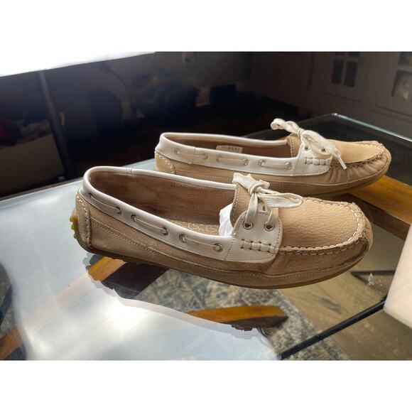 Women’s two-tone brown/ white SOUL OF AFRICA boat flat loafers-Size 9 - Picture 1 of 8